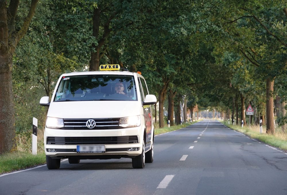 Taxi auf Überlandfahrt
